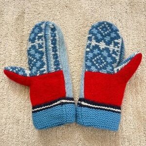 H&M Red and Blue Patterned Mittens